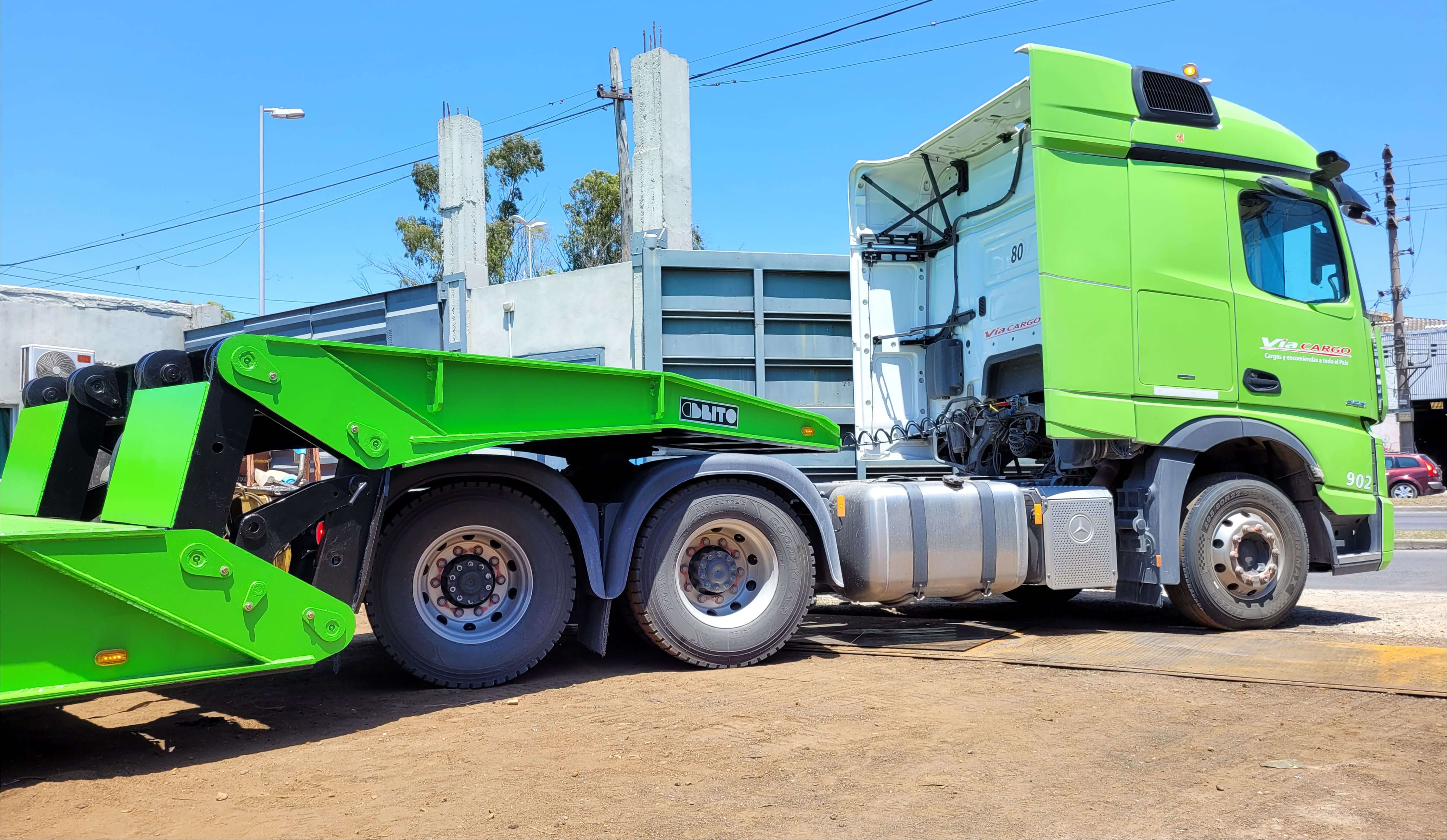 carretones con cuello rampa para transporte de maquinaria pesada